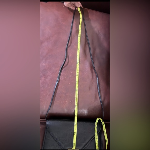 YSL Saint Lawrence Crossbody - Picture 4 of 16